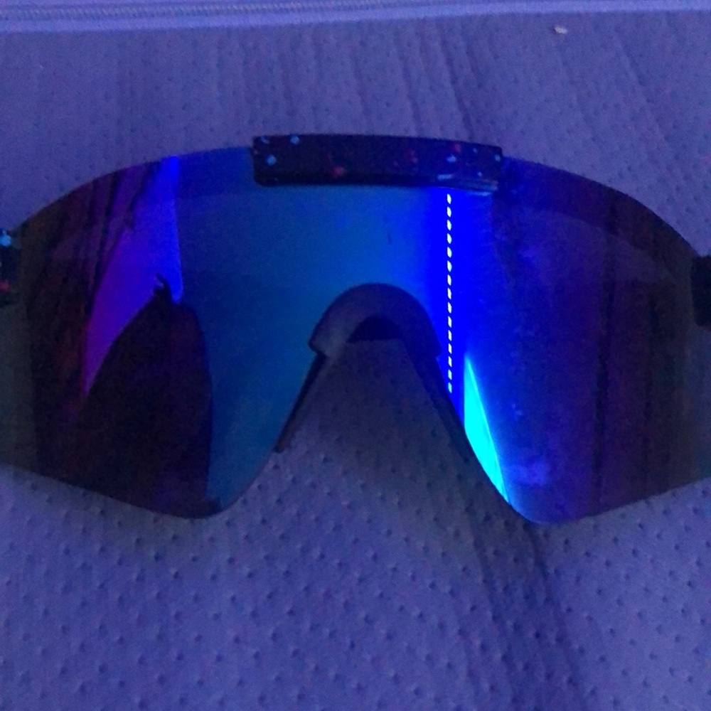 Glasses - Picture 2 of 2